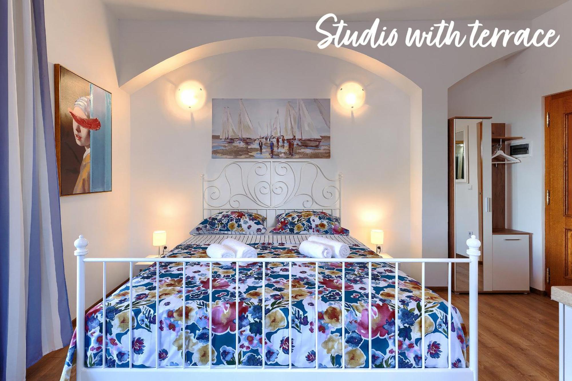 Studios Notte Sul Porto Rovinj Eksteriør bilde