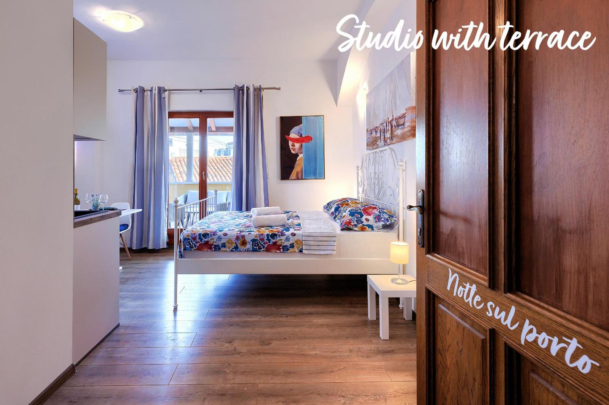 Studios Notte Sul Porto Rovinj Eksteriør bilde