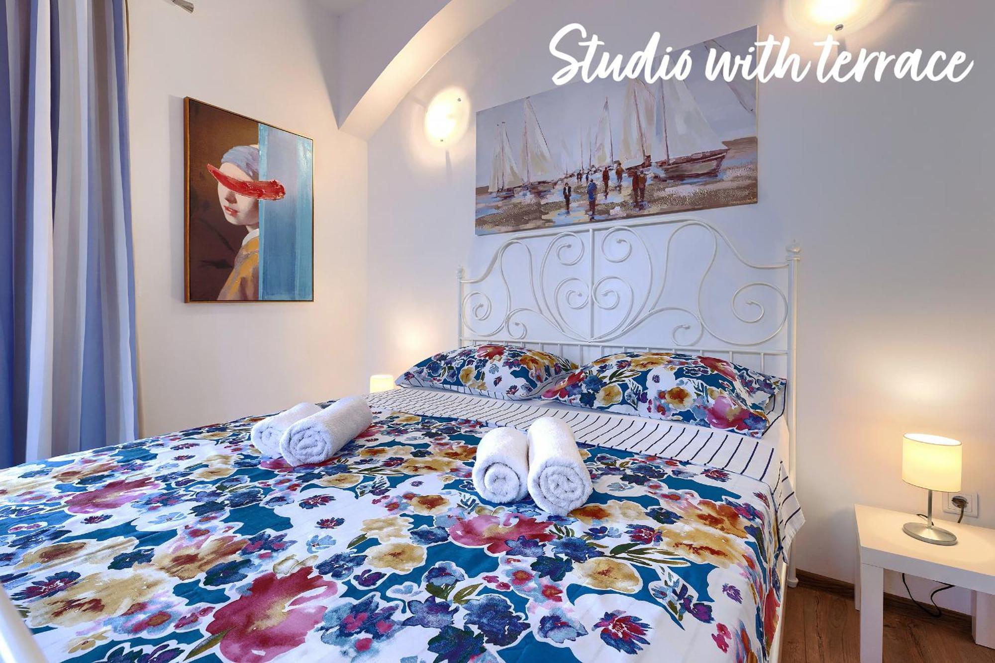 Studios Notte Sul Porto Rovinj Eksteriør bilde