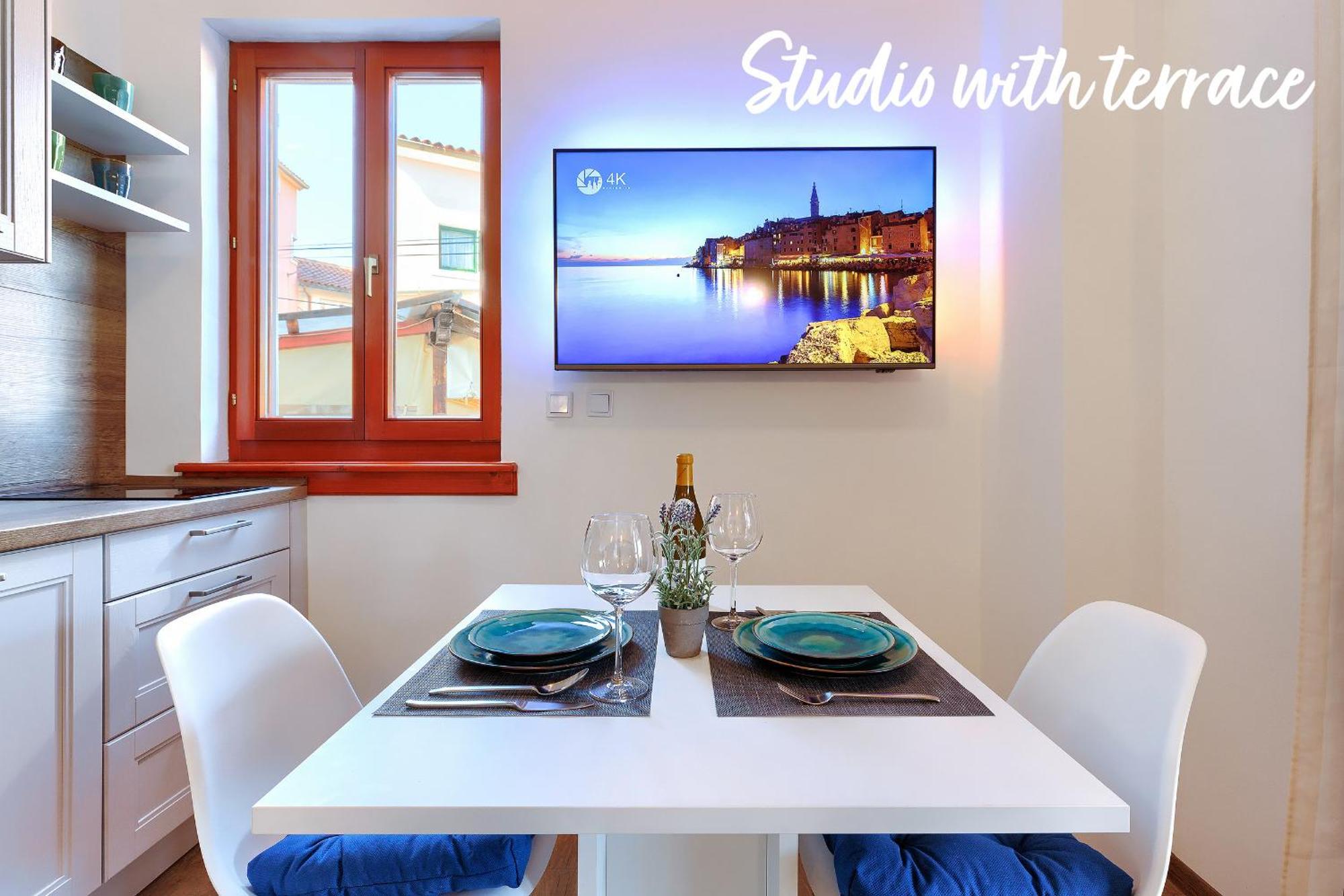 Studios Notte Sul Porto Rovinj Eksteriør bilde