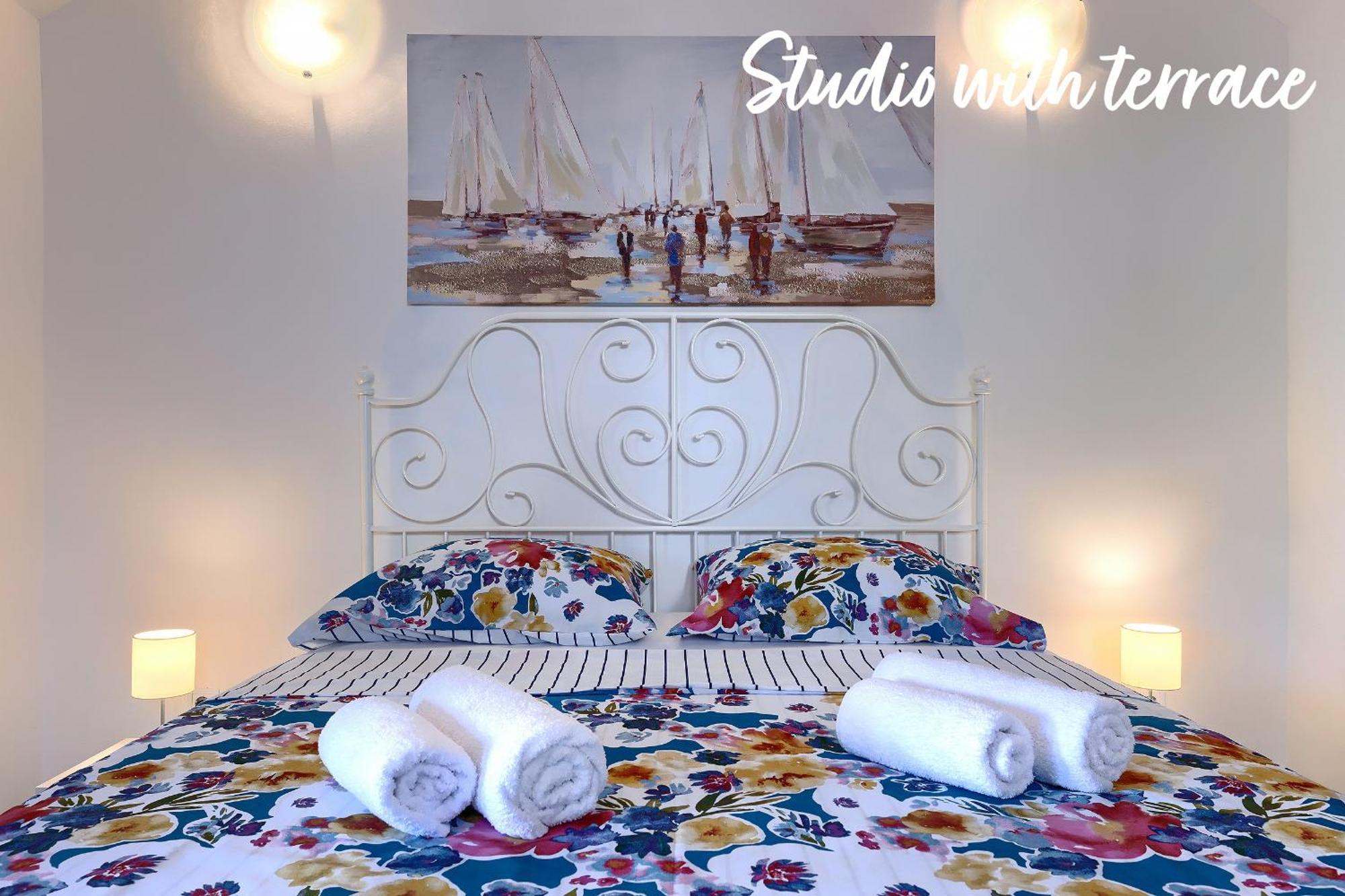 Studios Notte Sul Porto Rovinj Eksteriør bilde